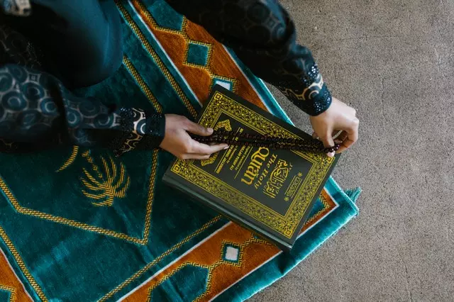 Cara Mendidik Anak Dalam Islam Memperdengarkan Al-Qur an Sejak dari Dalam Kandungan